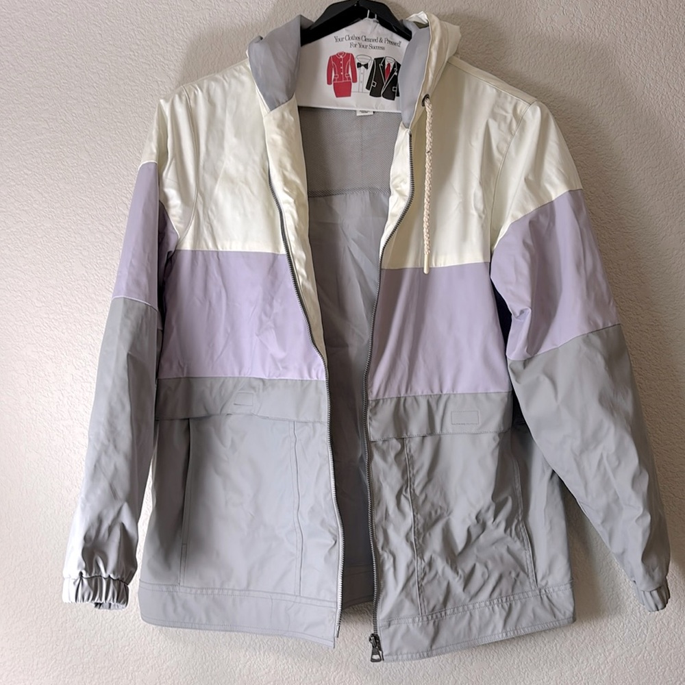 Lightweight raincoat